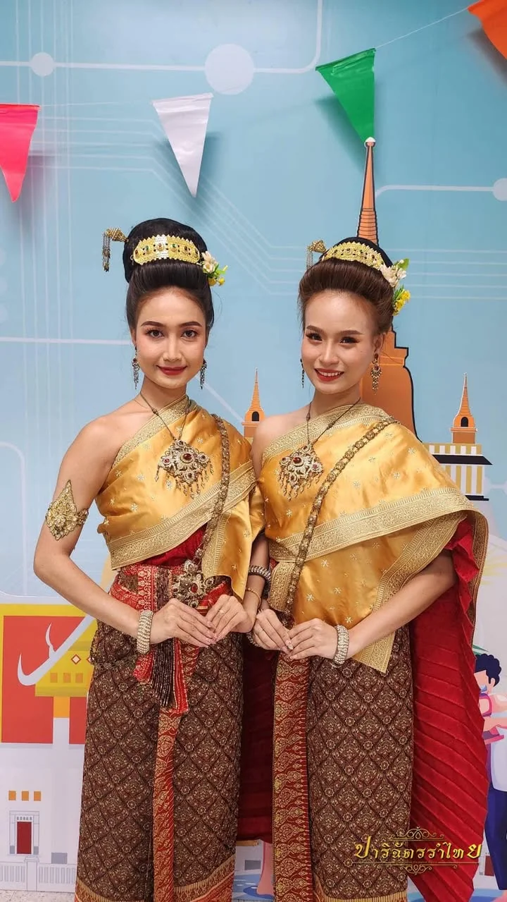 รำอวยพรและต้อนรับ ณ พญาไท